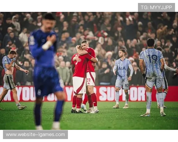 诺丁汉森林3-0热刺，主场球迷高歌“欧战我们来了”震慑对手