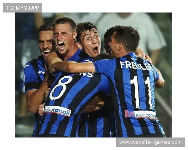 梅阿查球场球迷巨型TIFO致敬俱乐部传奇